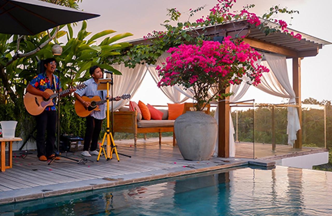 Goya Boutique Resort Убуд Экстерьер фото The Deck at The Village